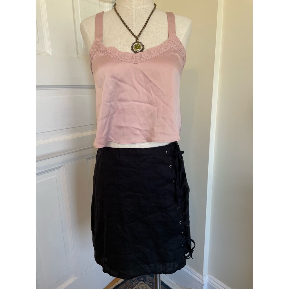 Honey Punch black front lace up mini skirt, sz  L